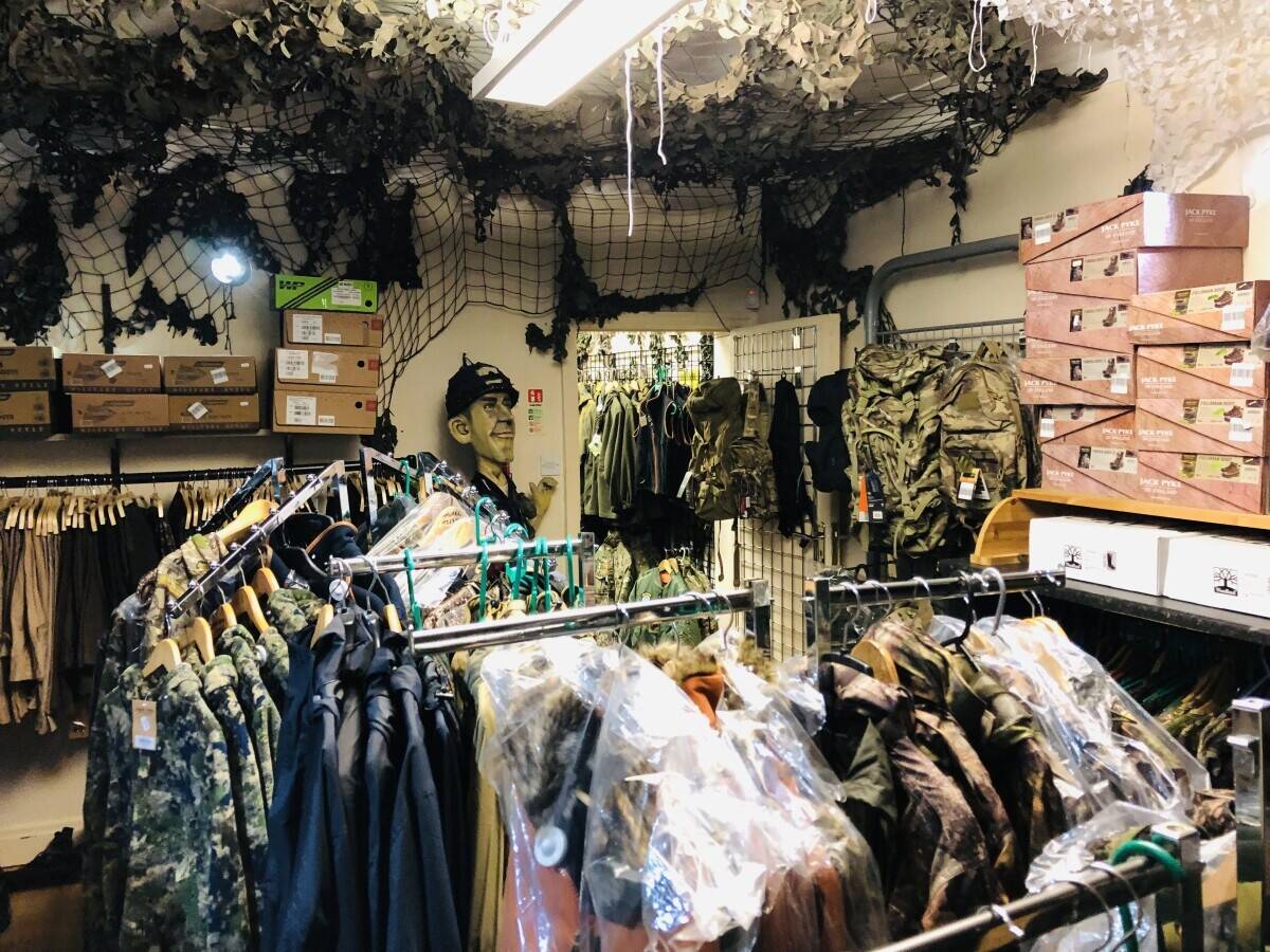 Established since 2002: Air Gun and Hunting Store, low cost leasehold premises Photo 10