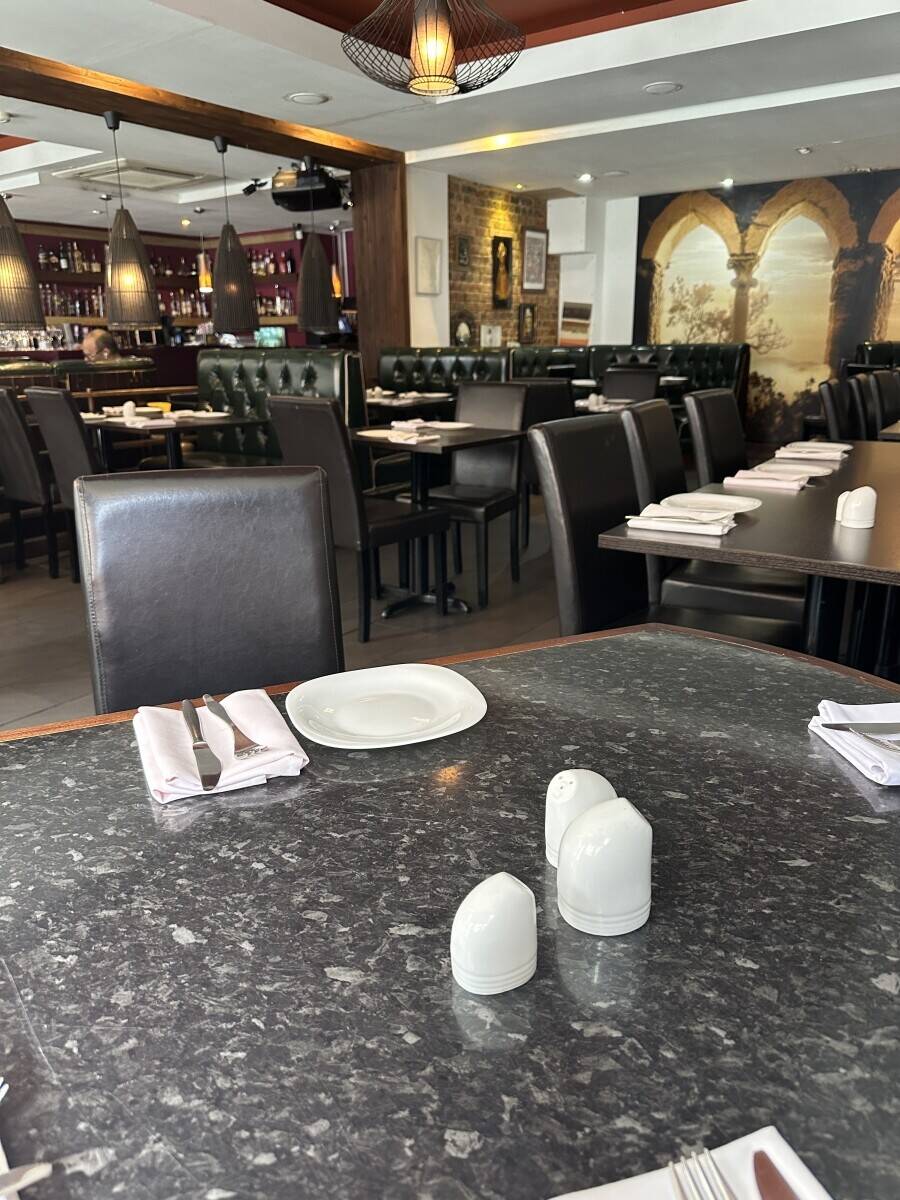 Highly rated restaurant in Surrey and shisha bar Photo 10