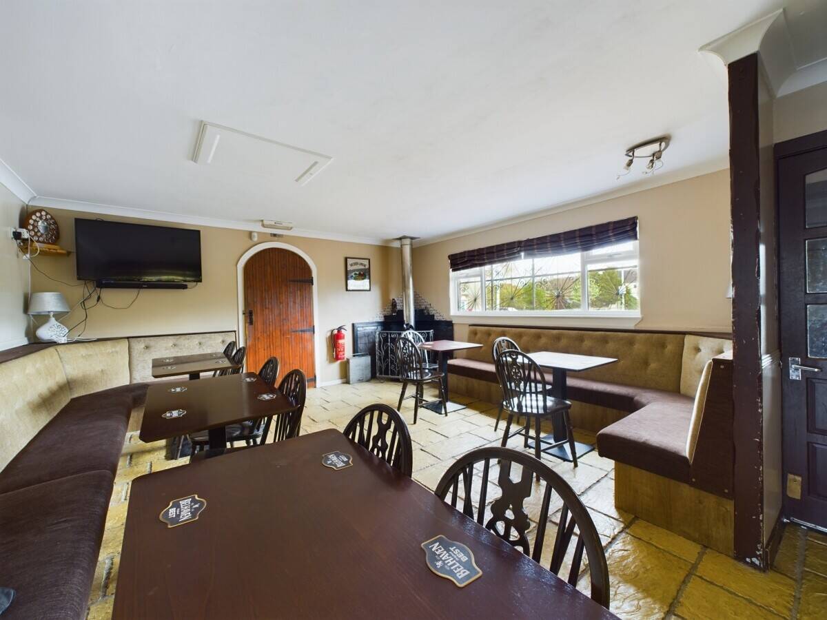 Village Pub For Sale in Thankerton, South Lanarkshire,Scotland Photo 10