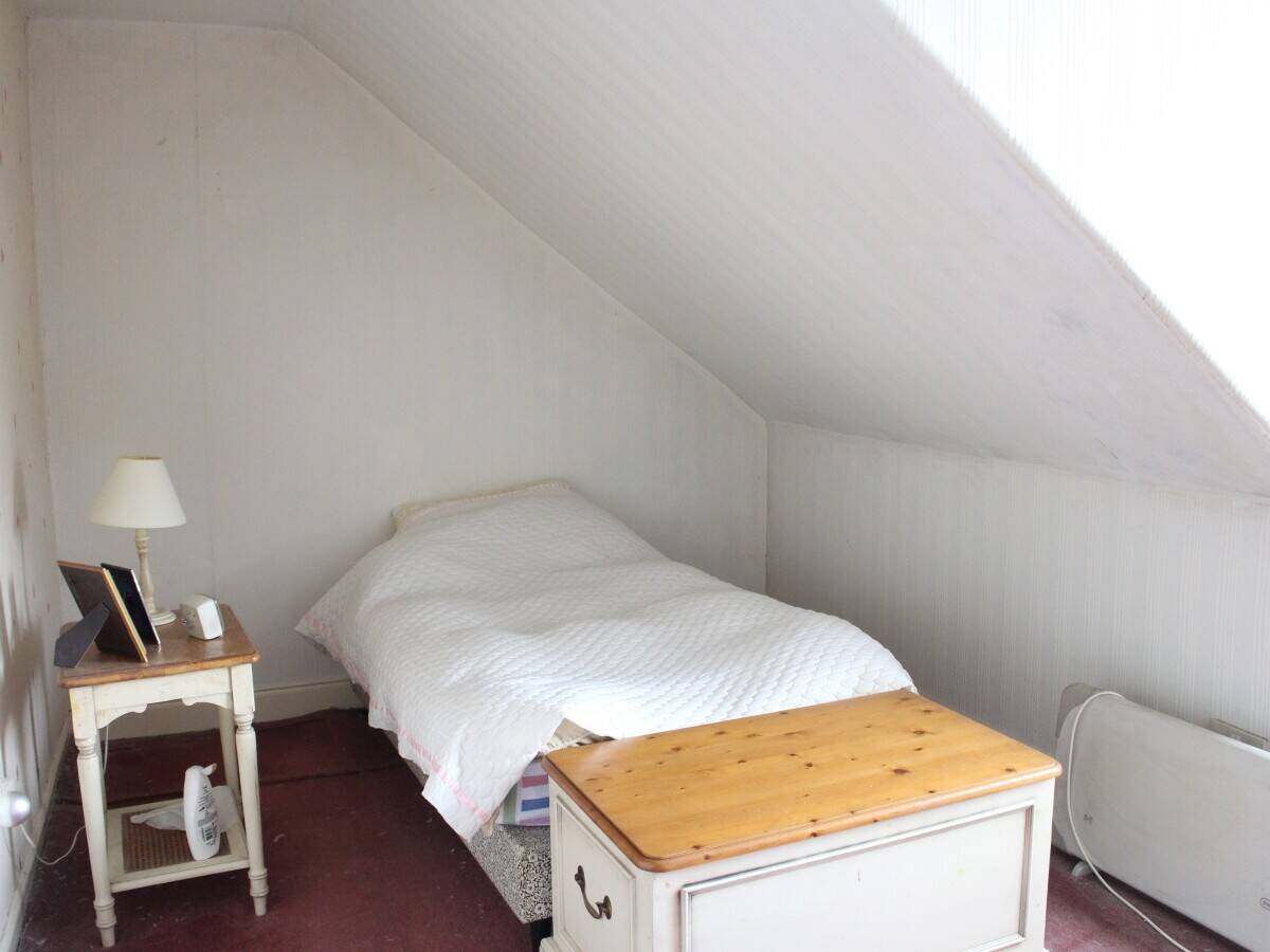 AYRSHIRE – 8 BEDROOM HOTEL AND BAR WITH CAR PARK Photo 10