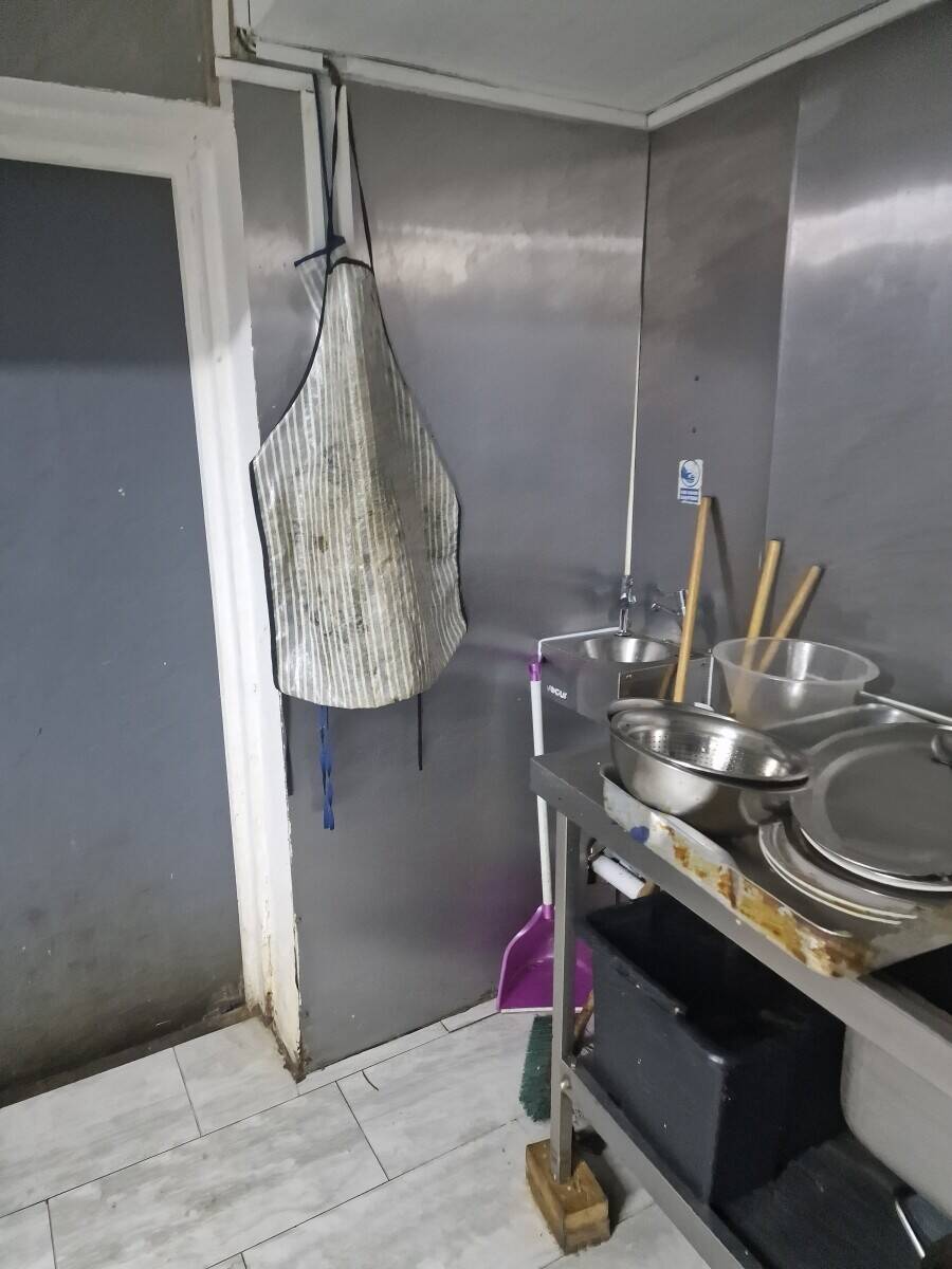 African restaurant for sale in Barking Road East ham London Photo 10