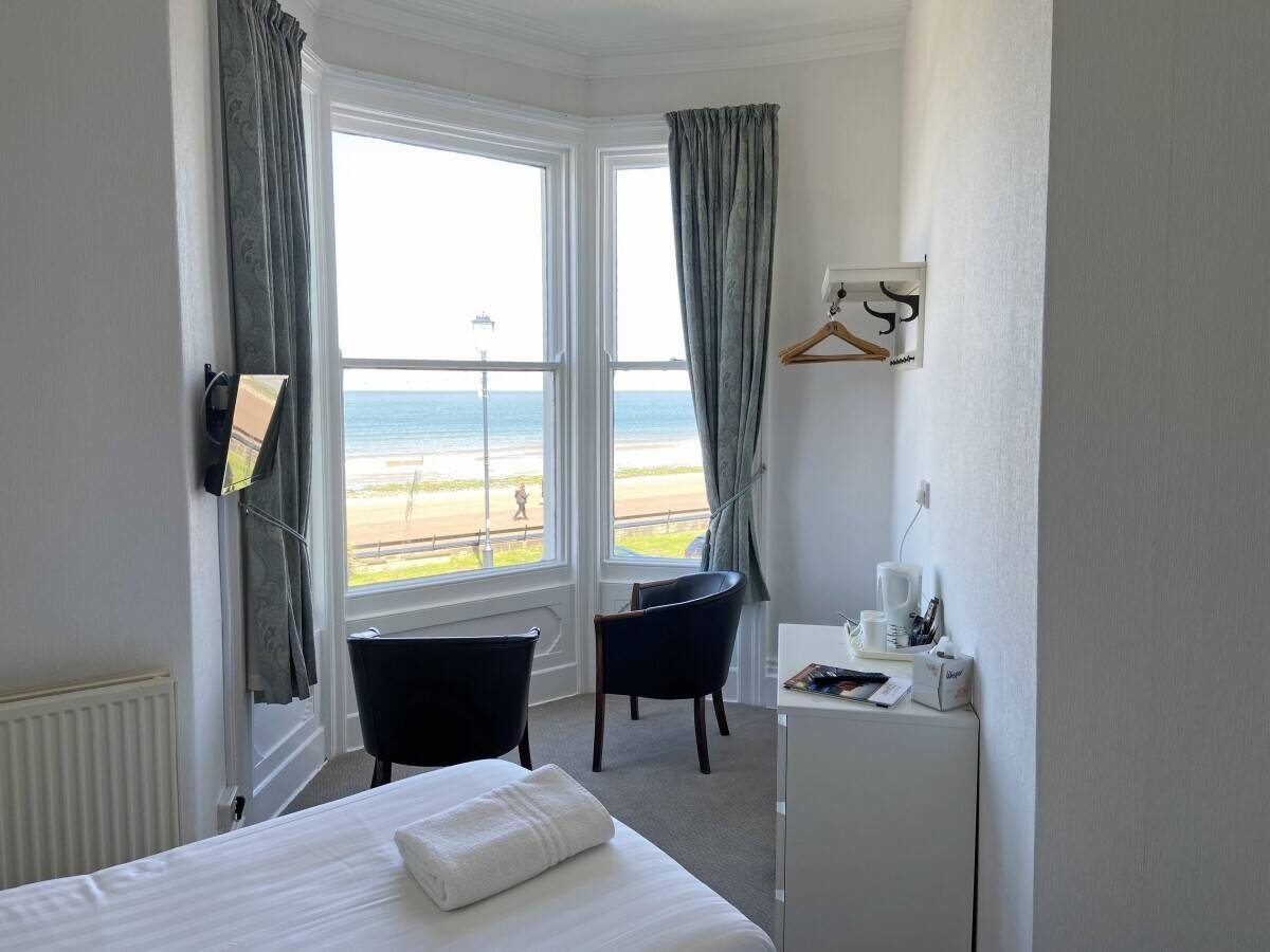 SHELBOURNE HOTEL, LLANDUDNO - 16 BEDROOM HOTEL IN PRIME SEAFRONT POSITION WITH PRIVATE CAR PARK Photo 10