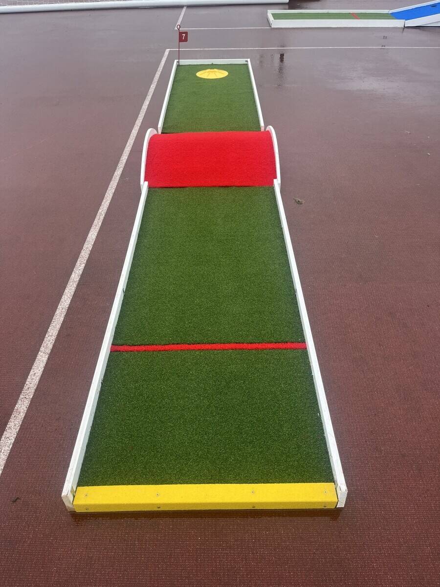 9 hole mobile mini golf course Photo 10