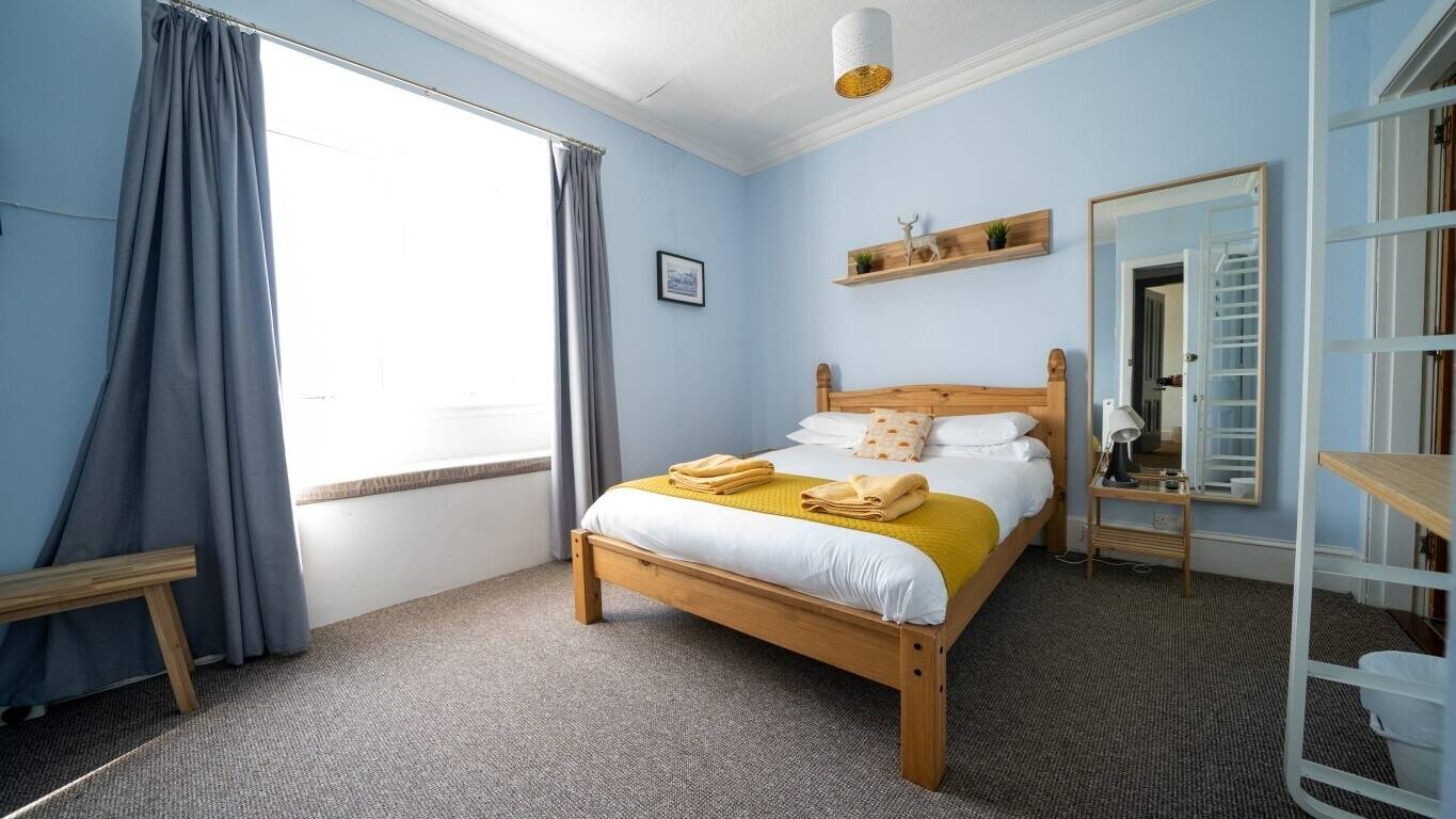 Exclusive Use,  14-Bedroom Guest House in a Popular Seaside Location