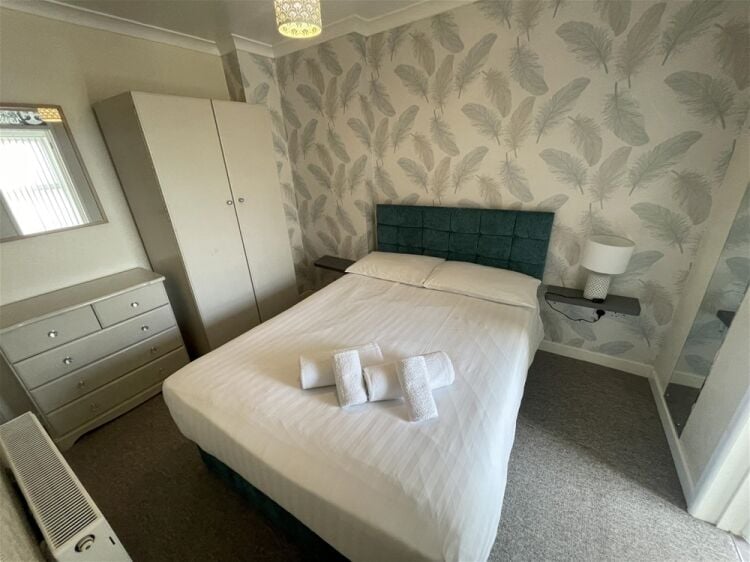 Impressive and Highly Rated Victorian Guest House For Sale in Torquay Photo 10