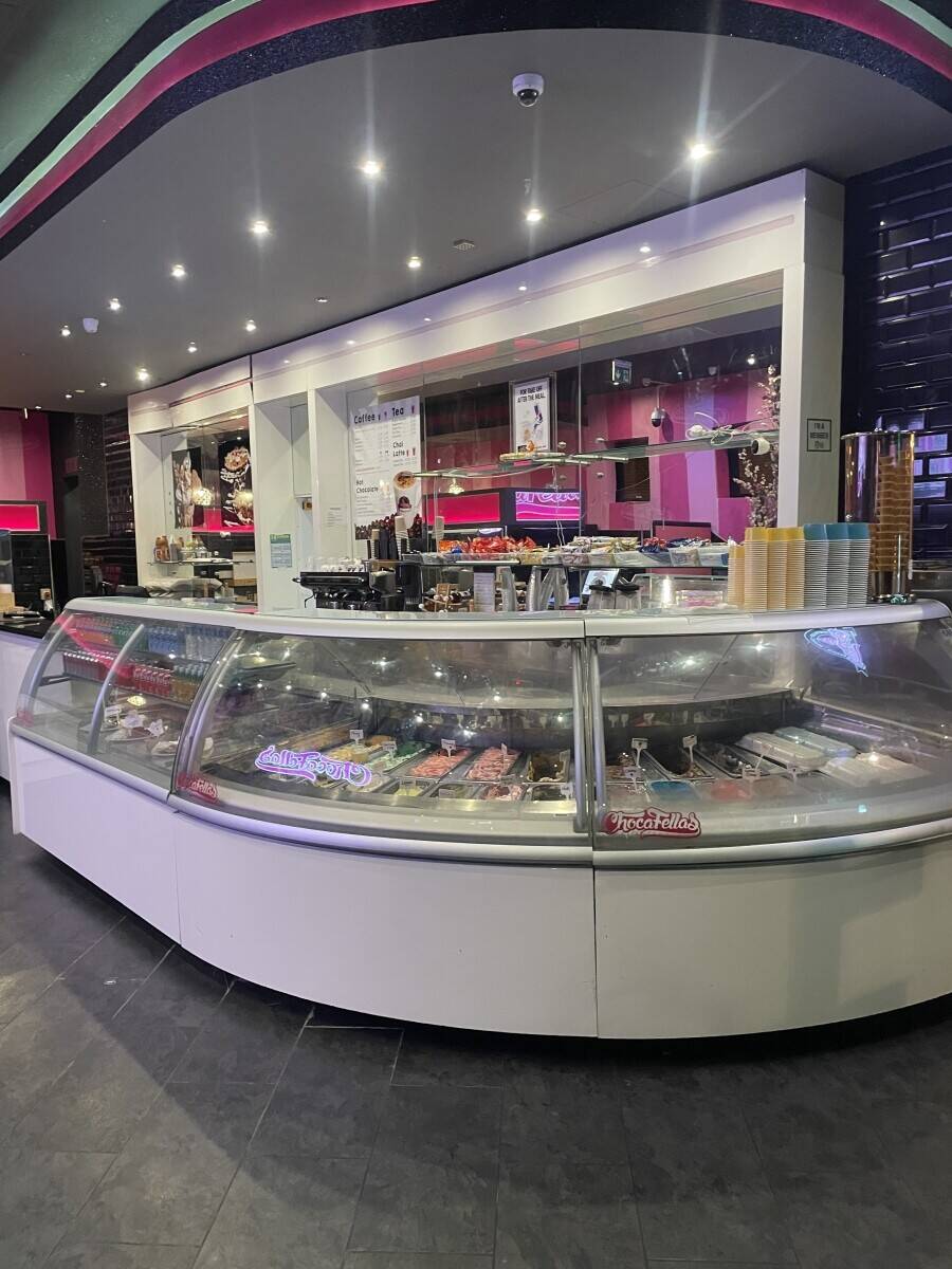 Ice cream / dessert shop for sale Chatham high st  Photo 10