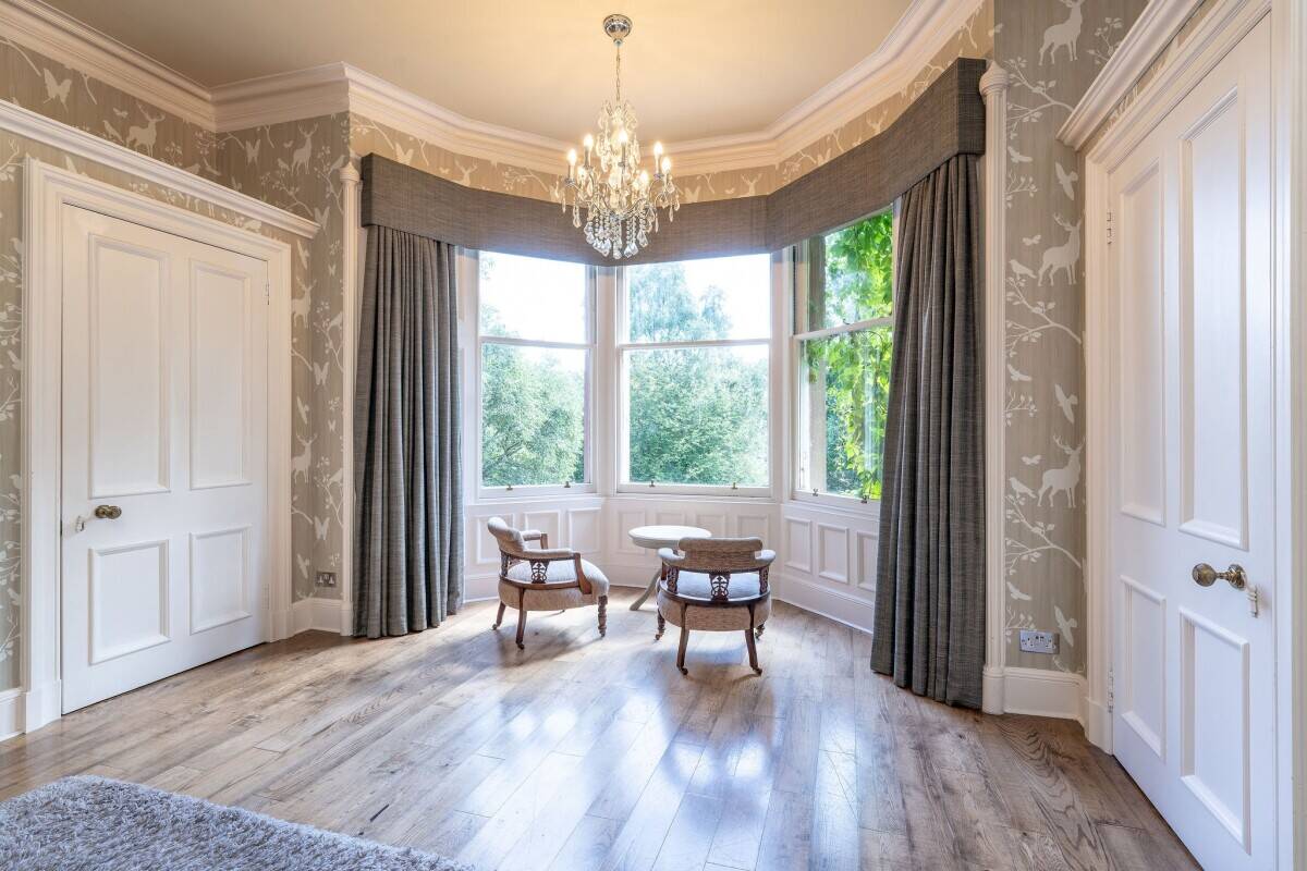 Luxurious Retreat in Scottish Highlands Photo 10