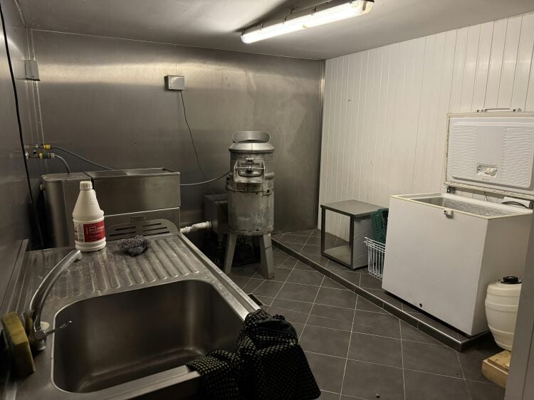 Takeaway Premises Lease for Sale