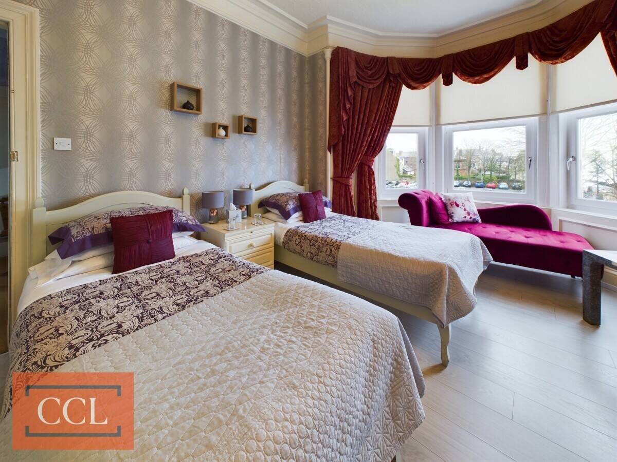 10 Bedroom Hotel in Ayr Photo 10