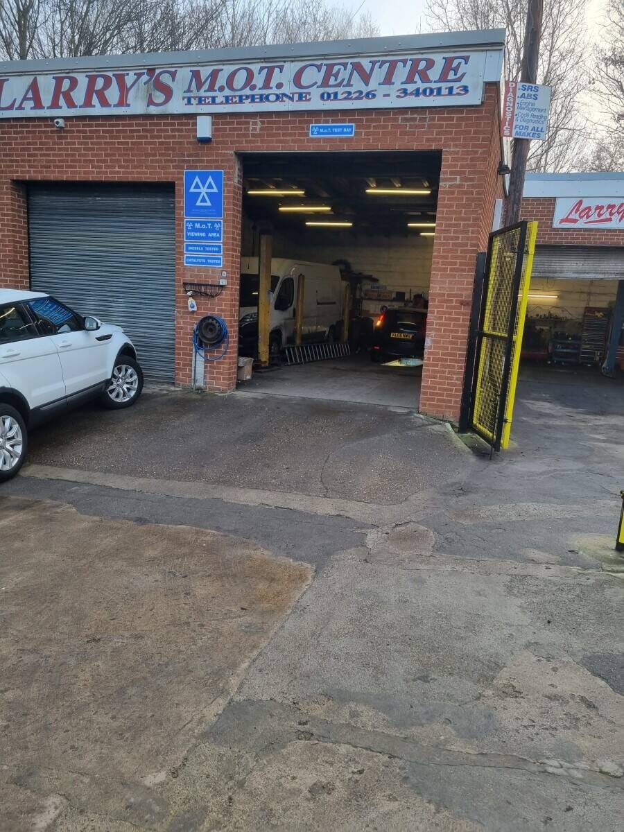 Busy Garage mot Centre for Sale in Wombell Barnsley South Yorkshire