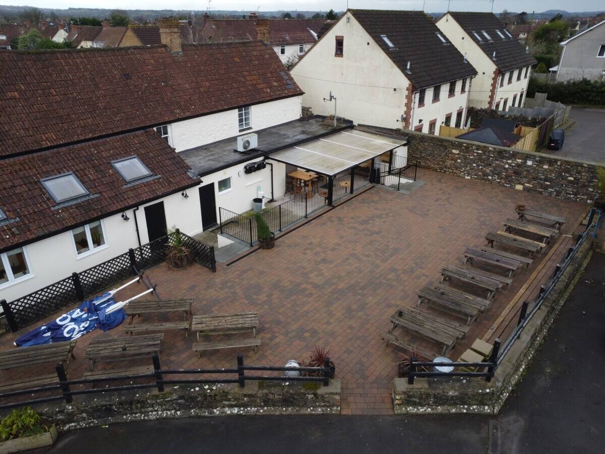 SOMERSET – REFURBISHED AND ESTABLISHED FREE HOUSE IN TOURIST VILLAGE