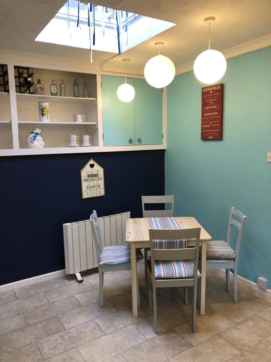 CORNWALL   SHOP  +  SELF CONTAINED FLAT OVER