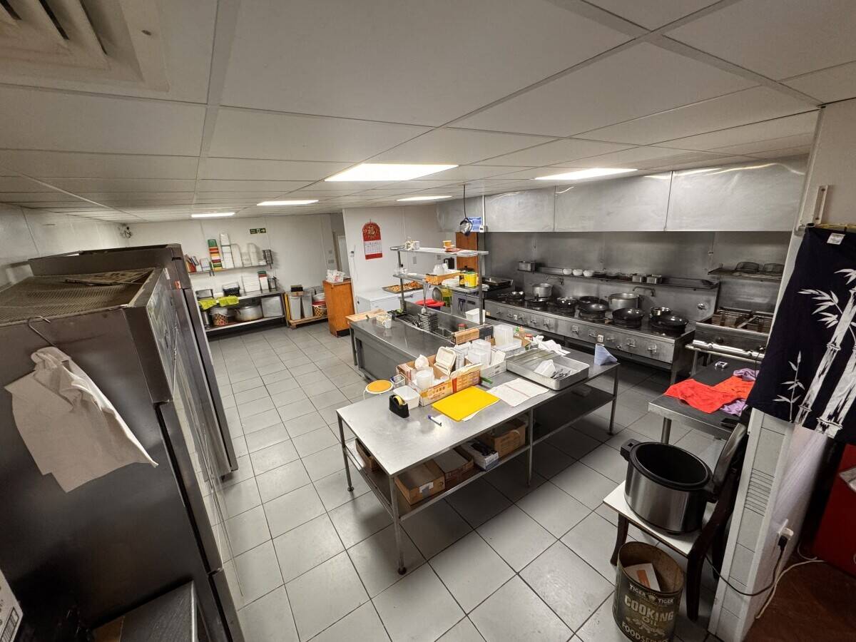 NG10 Takeaway 350m2 for sale Photo 11