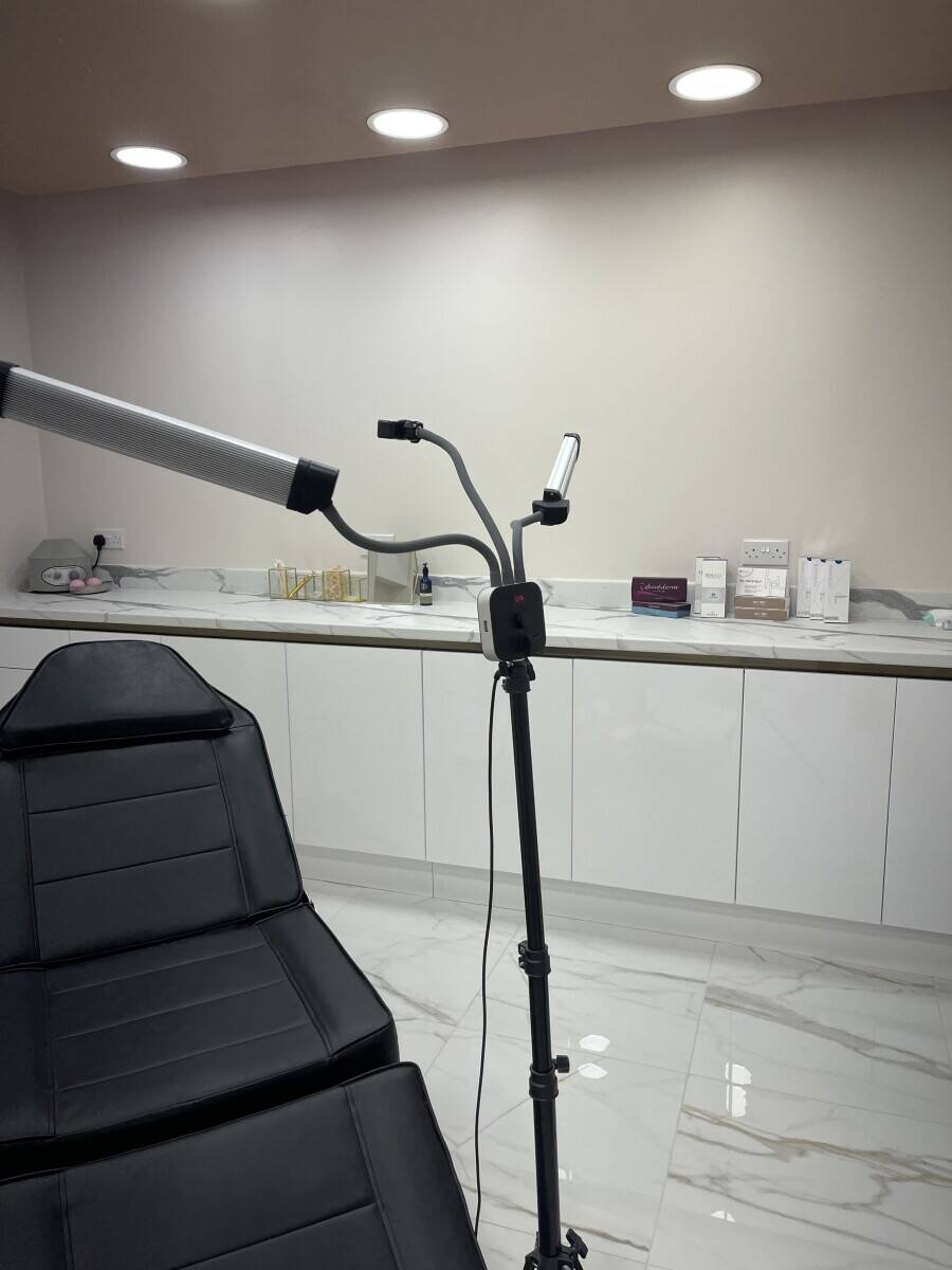 Luxury Beauty Salon for Sale near Cardiff City Centre Photo 10