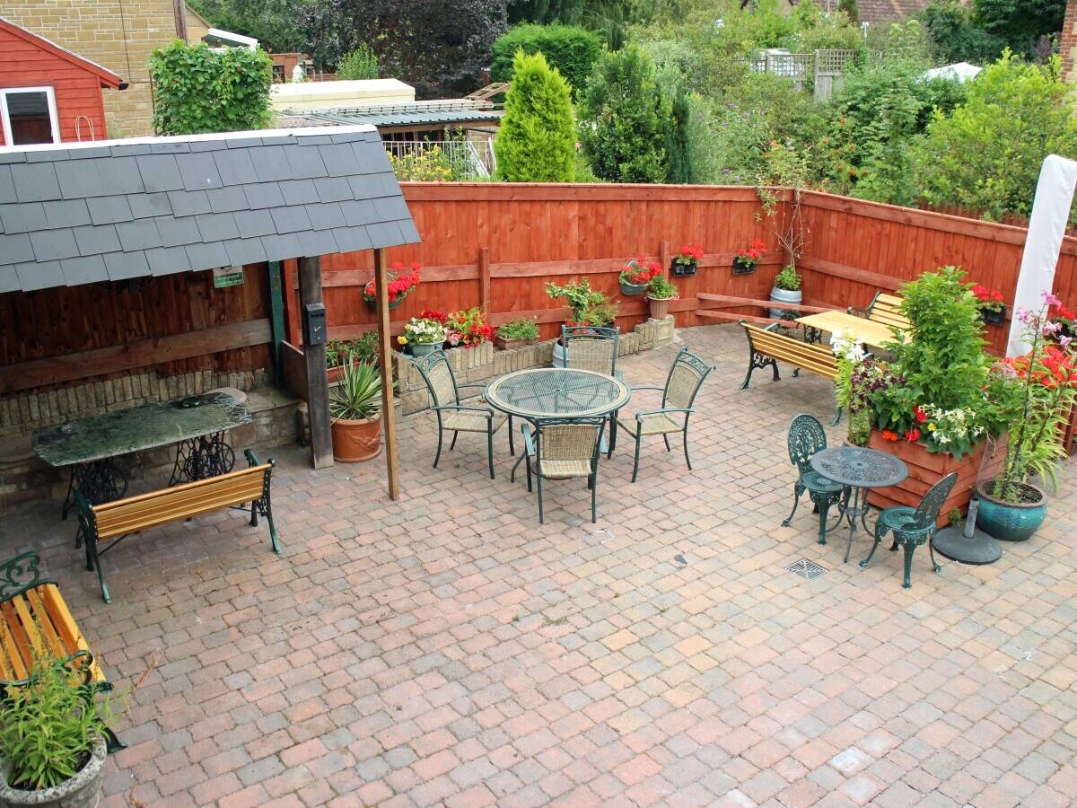 DORSET - VILLAGE FREEHOUSE HOTEL