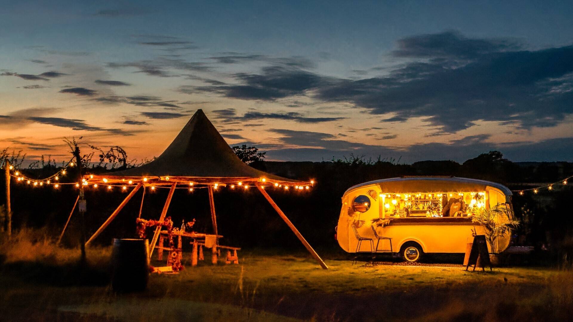 Mobile Vintage Bar Business for Sale in Leicestershire/Midlands Photo 10