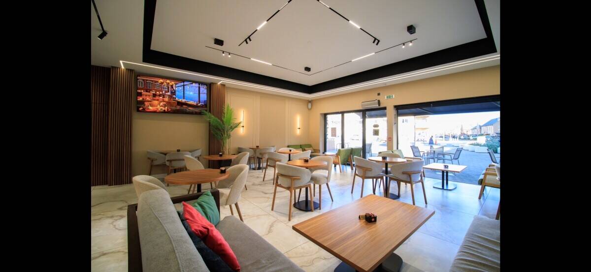 Cafe/restaurant for sale in Cambridge Trumpington with Large Kitchen and new outdoor seating.
