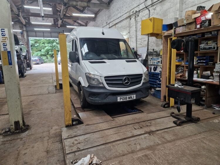 MOT TEST, SERVICING, AND REPAIR  CENTRE Photo 10