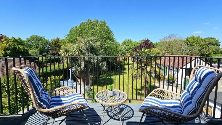 Home & Income B&B with ⅓ Acre Garden - Isle of Purbeck Photo 10