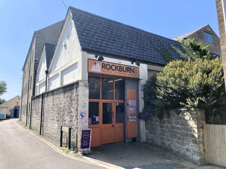 INDOOR CLIMBING/BOULDERING CENTRE with CAFÉ Photo 10