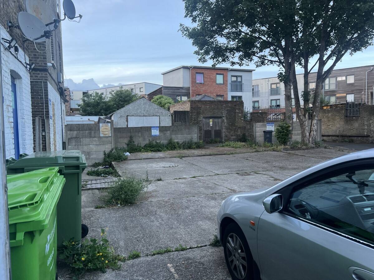 Chinese Takeaway for sale Great Location and loyal customer base Photo 10