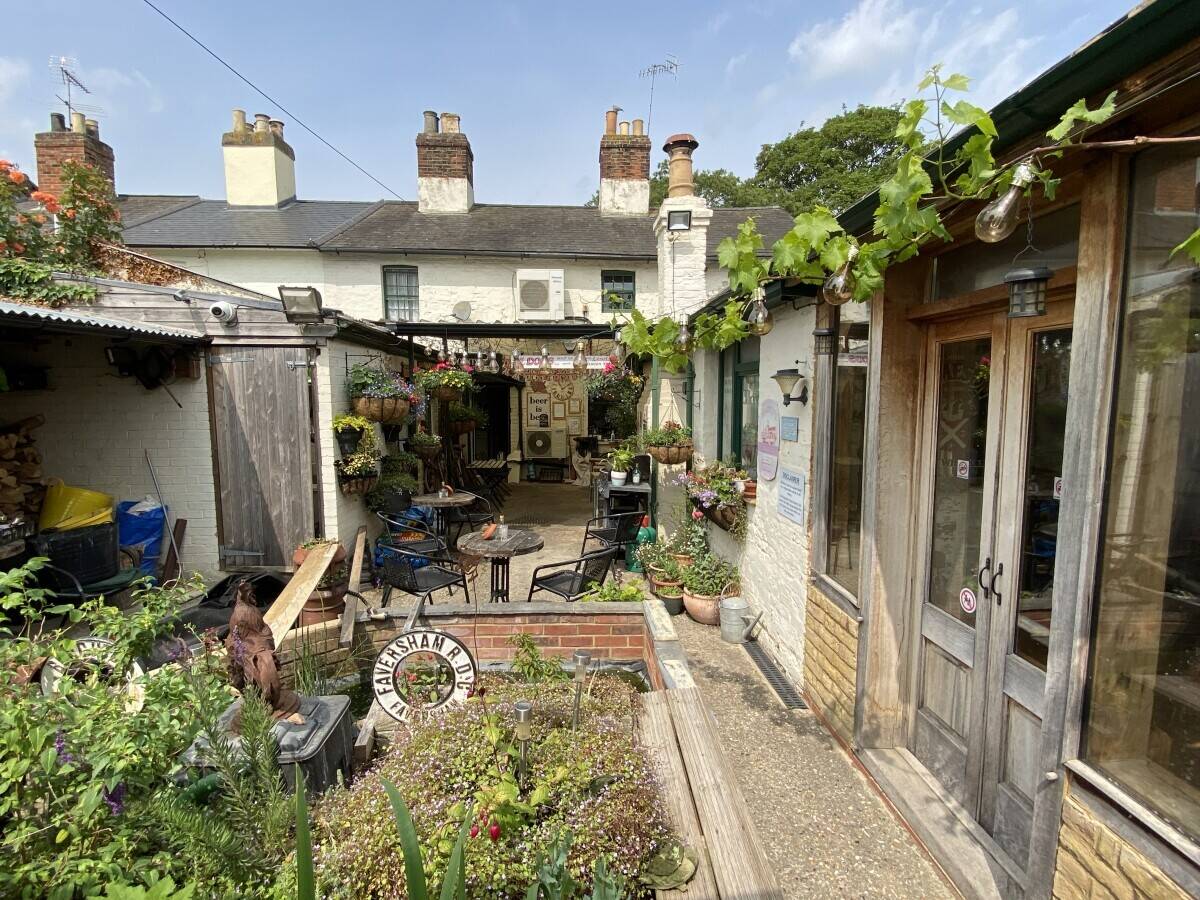 Wet led Freehouse pub for sale in Faversham Kent