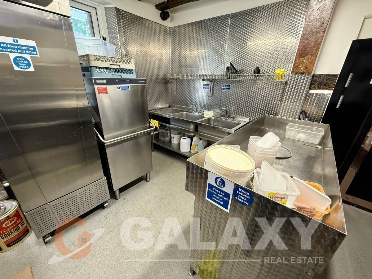 Mediterranean Restaurant, Cocktail Bar & Boutique Hotel Business for Sale in Buckinghamshire Photo 10