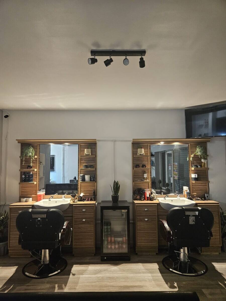 Salon, Barbers, Nails, and Beauty shop for sale in Tunbridge Wells Photo 10