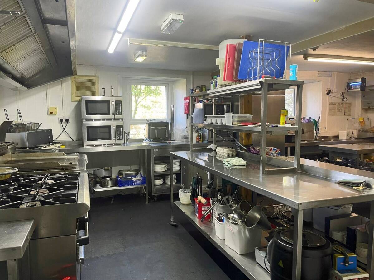 KIRKCUDBRIGHTSHIRE - 12 BEDROOM RIVERSIDE HOTEL & RESTURANT WITH CAMPSITE