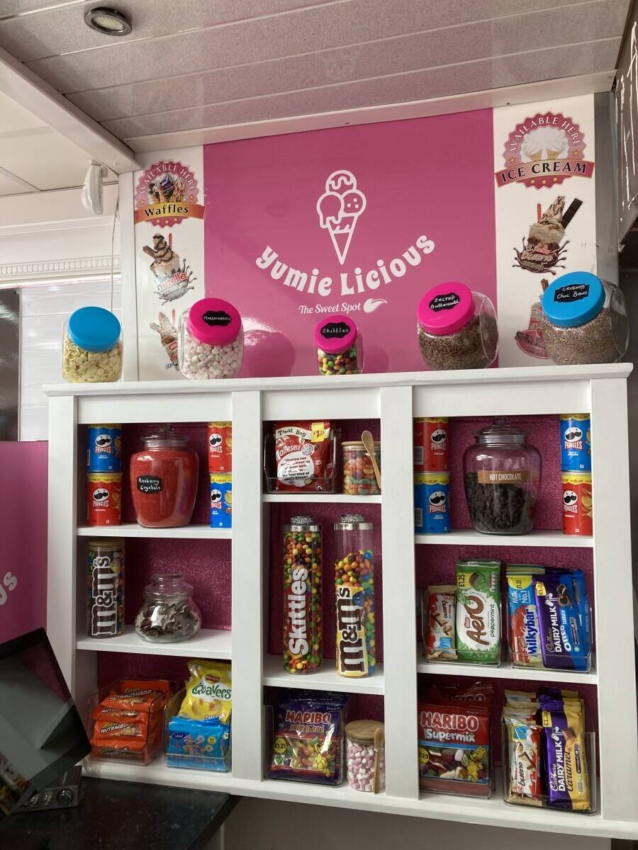 Dessert / Sandwich shop for sale in Bradford West Yorkshire. Photo 10