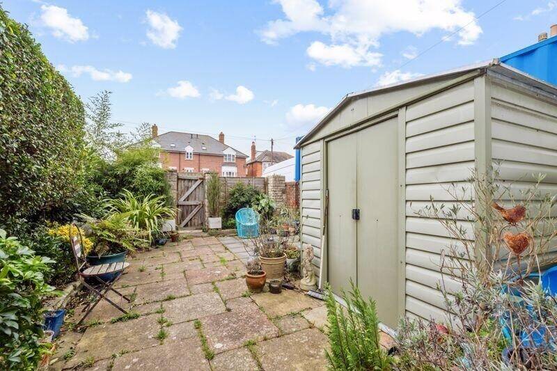 A Rare Freehold Guest House for sale in Weymouth with Car Park! Photo 10