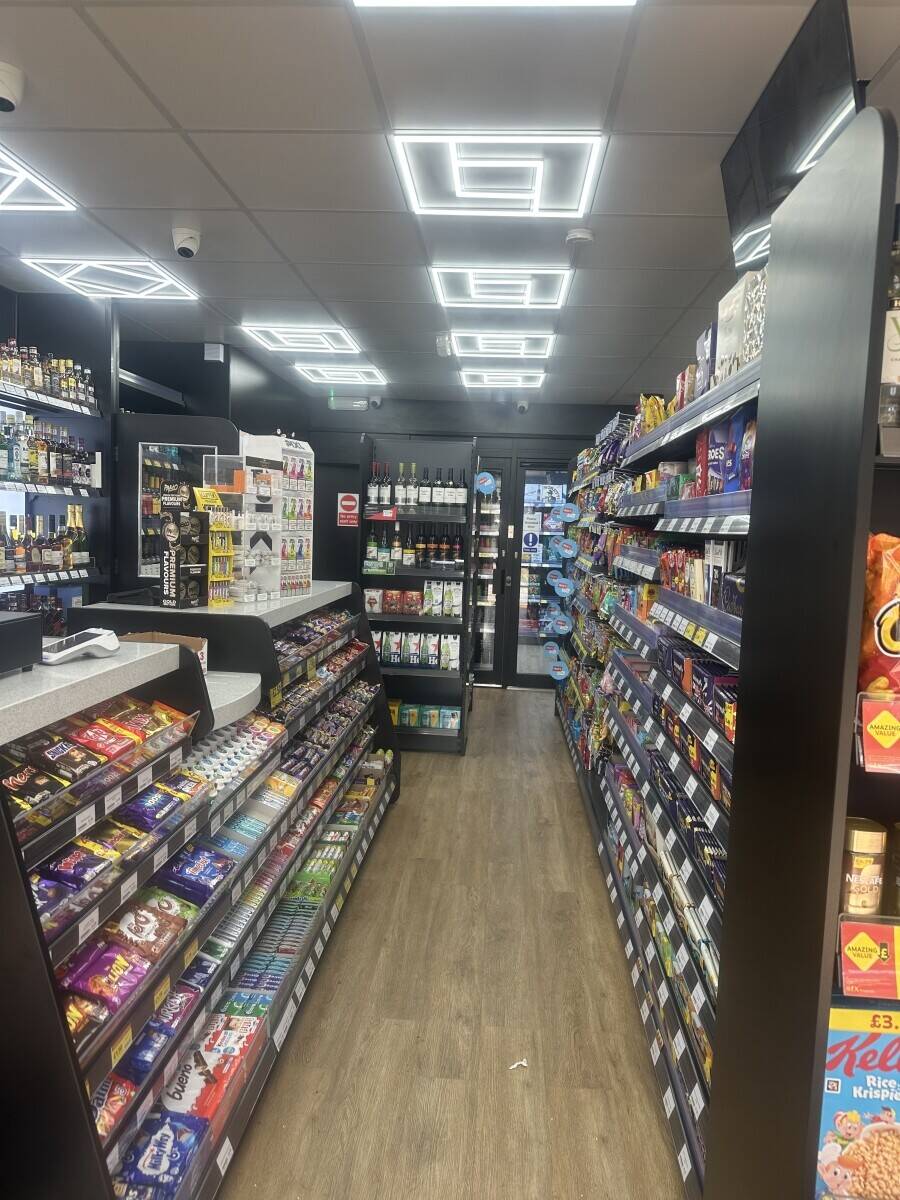 Off licence  Photo 10