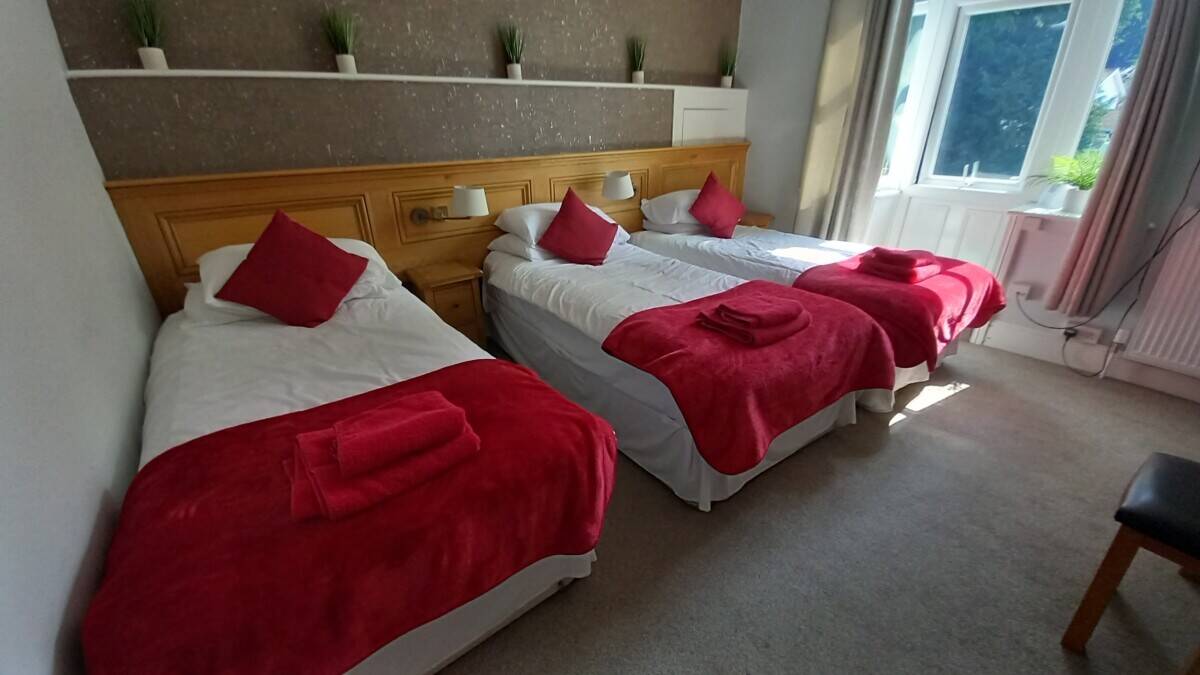MID WALES - PROMINENT MARKET TOWN HOTEL WITH ESTABLISHED TRADE Photo 10