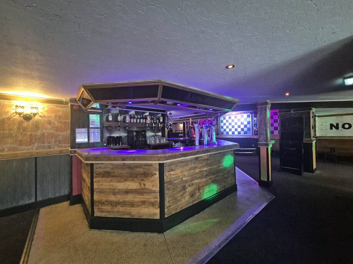 LANCASHIRE -MORECOMBE TOWN CENTRE BAR OFFERING DEVELOPMENT OPPURTUNITY