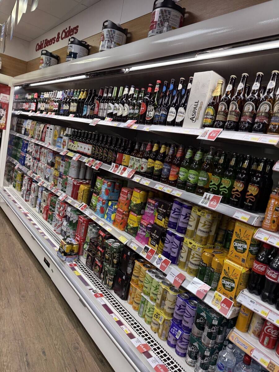 Busy off license shop for sale Photo 10