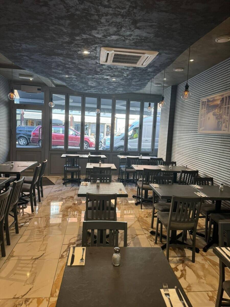 Italian restaurant for sale in Winchmore Hill, London