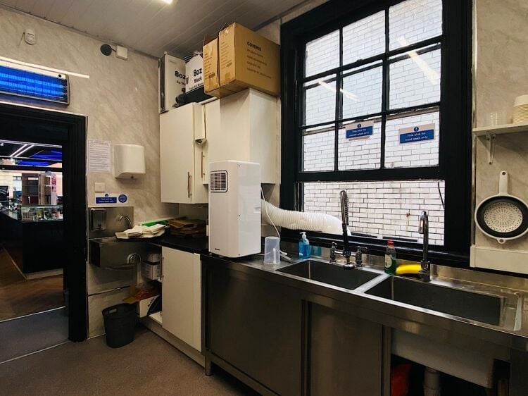 Leasehold Vape Store & Dessert Cafe Located in Nottingham Photo 10