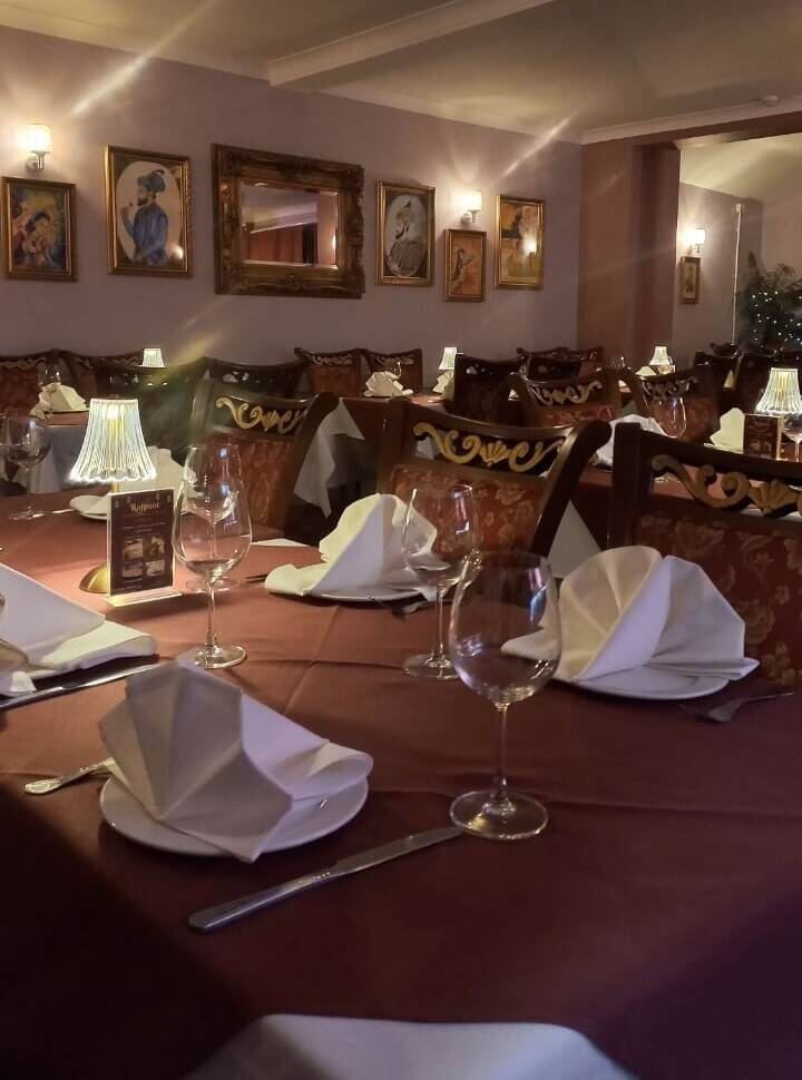 Two Thriving Restaurants with Large Function Suite – Prime Huntingdon Location

 Photo 10