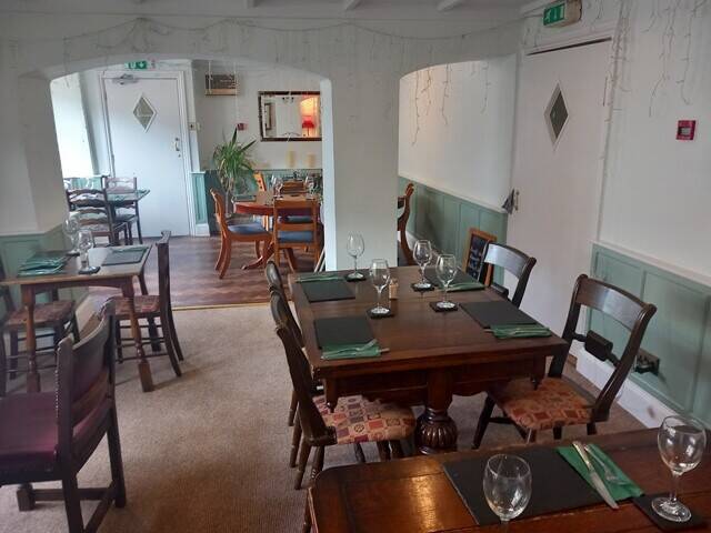 MONMOUTHSHIRE - ROYAL FOREST OF DEAN - TRADITIONAL VILLAGE PUB WITH LETTING ROOMS AND OUTSTANDING
