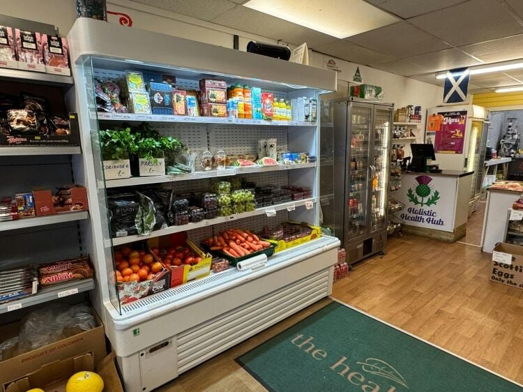 Long Established Fruit & Veg Shop in Castlemilk Photo 10