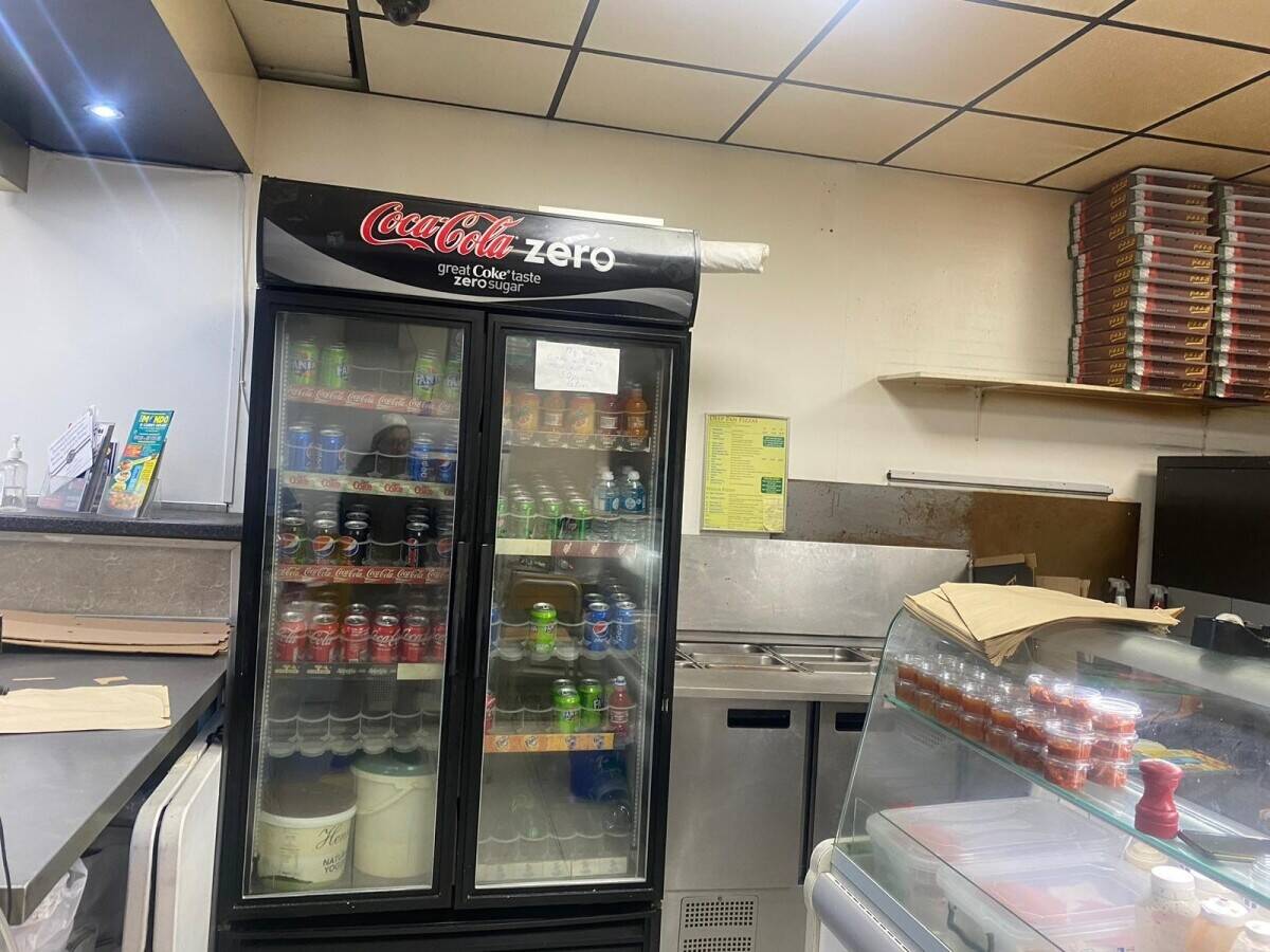 Pizza, kebabs, burgers, curries and chicken shop for sale in Oadby, Leicester Photo 11
