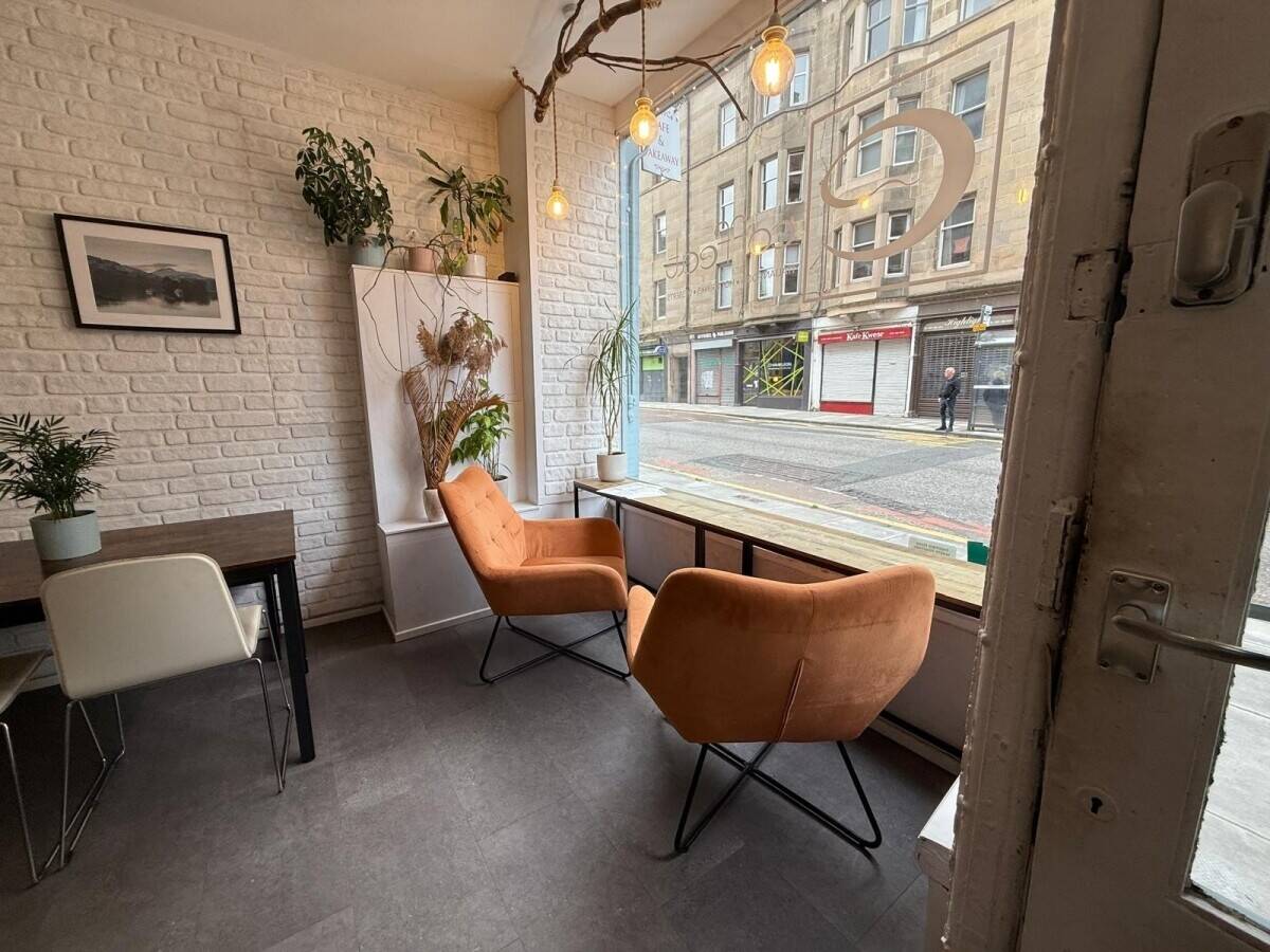 A Neatly presented Coffee Shop and Italian influenced Cafe/Takeaway (ref 1771)