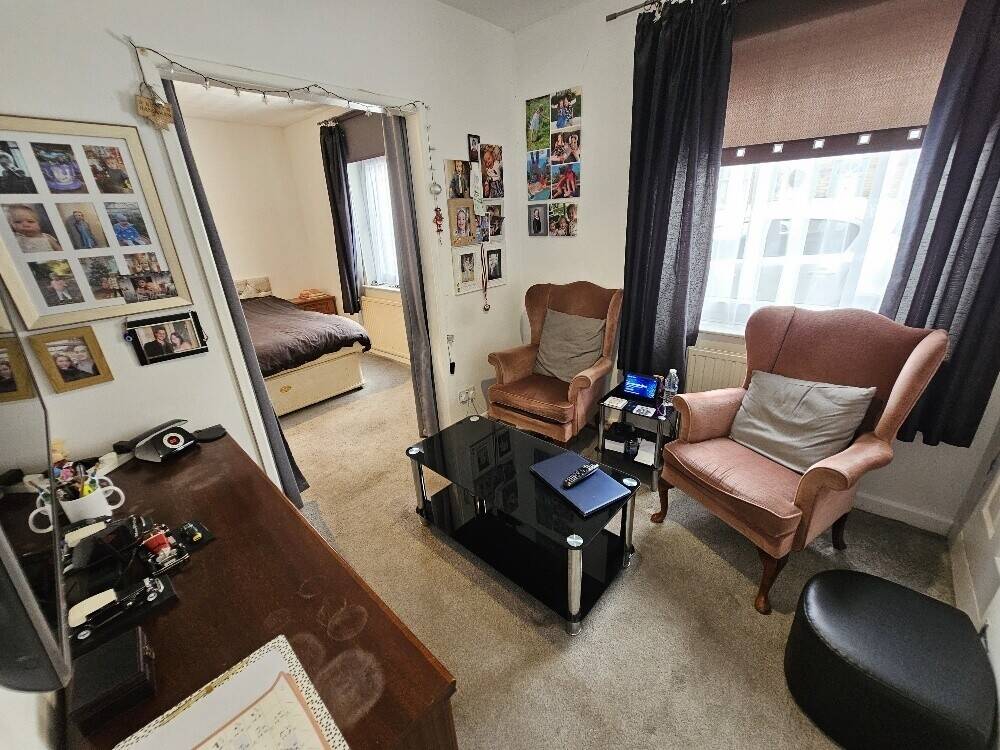 Established & Profitable Exeter Guest House With 6 Letting Bedrooms & Owners 1 Bedroom Accommodation