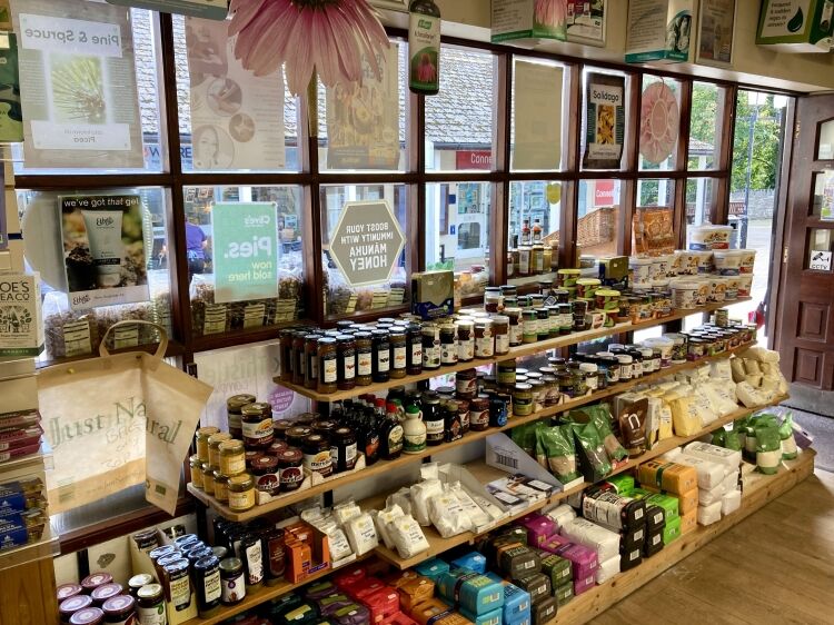 WHOLEFOOD/HEALTHFOOD STORE & THERAPY ROOMS