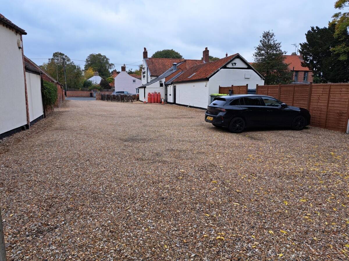 LINCOLNSHIRE - EXTREMELY PROFITBALE TRADITIONAL VILLAGE PUB & RESTAURANT