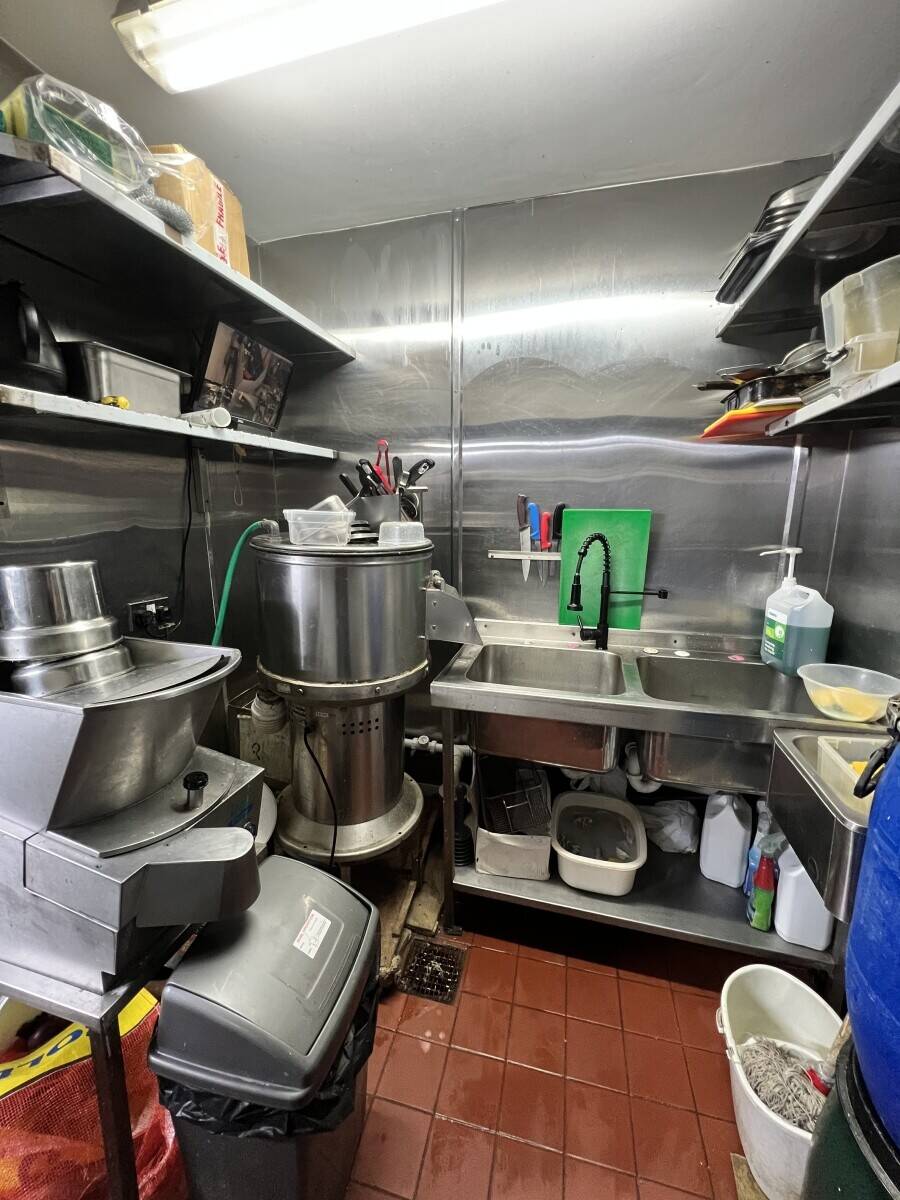SUBLEASE of a Takeaway Business for Sale &ndash; Prime Location! Photo 10