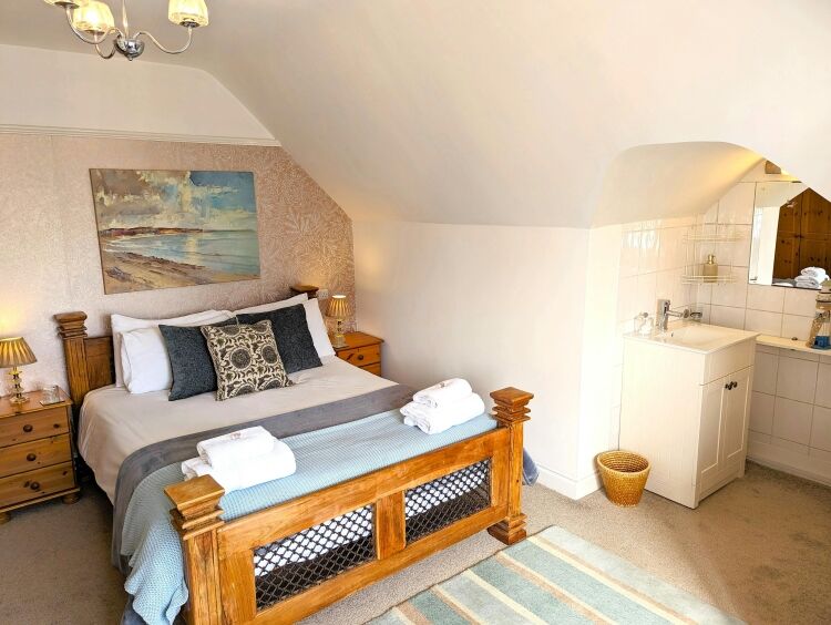 Character Home & Income B&B Ideally Located Between Shops & Seafront Photo 10