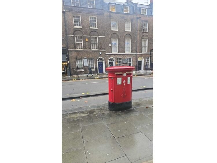 15+ Year London Beauty & Nail Bar – Turnkey Opportunity