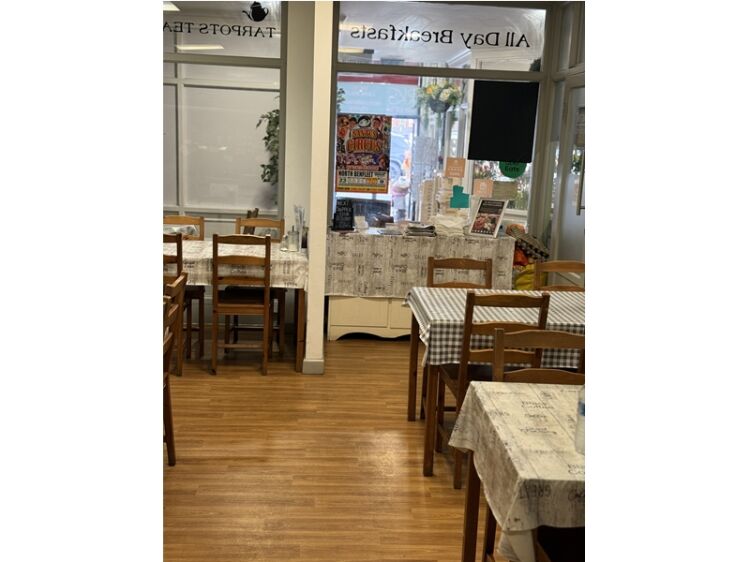 Established Cafe with Delivery Platforms & Great Ratings