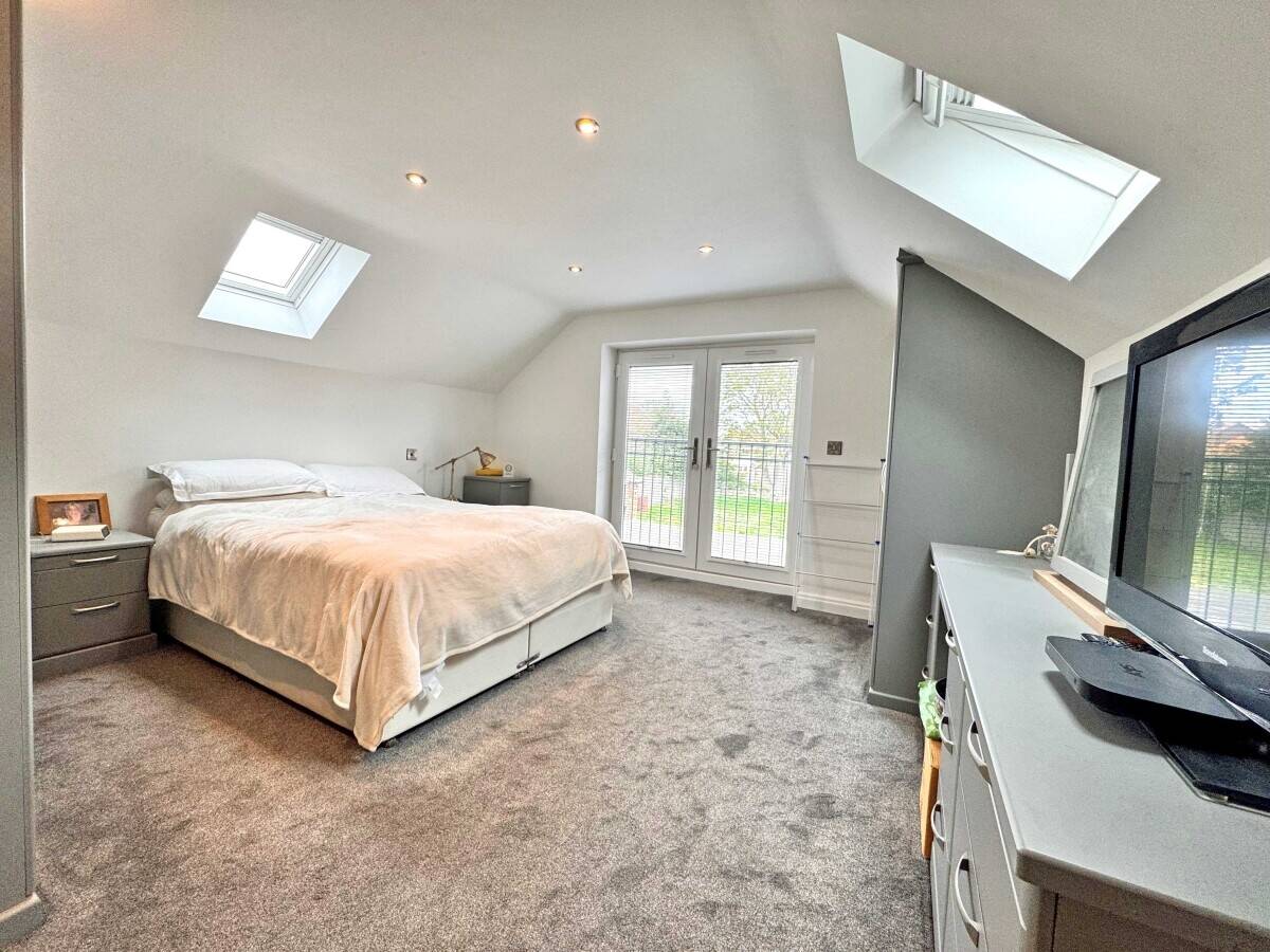NORTH YORKSHIRE - VILLAGE PUB AND NEWLY BUILT 2 BEDROOM COTTAGE Photo 10
